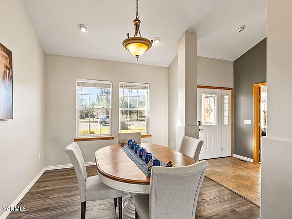 5th image of 245 El Rio Dr