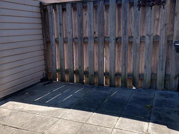 3rd image of 107 Charleston Ln