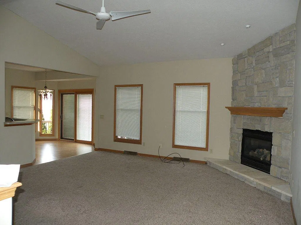 3 bed, 1545 sqft, $2,300 — Photo 3
