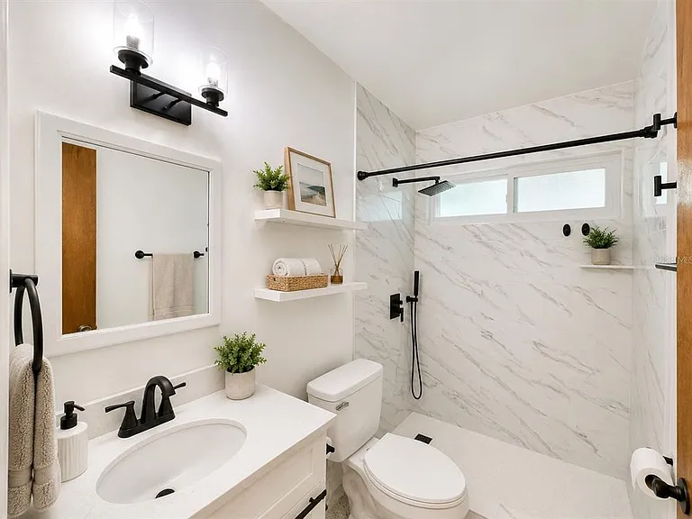1764 S Martin Luther King Jr Ave — Photo 15