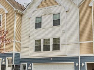 1125 SE Village View Ln, Ankeny, IA 50021