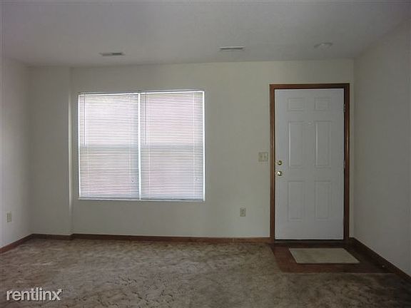 Williams 1152 A Living Room (2)