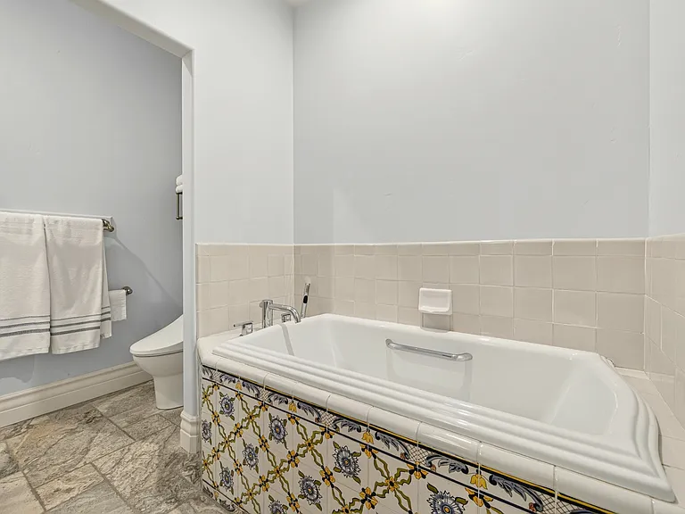 1806 Christy Ln — Photo 37