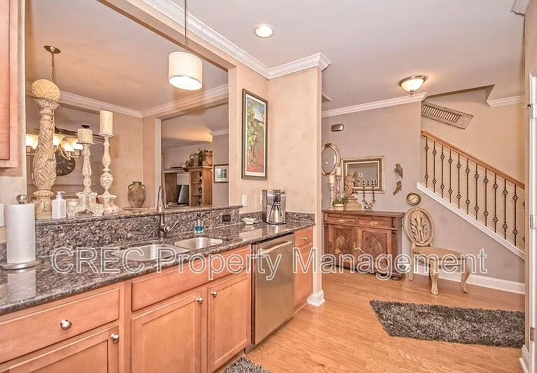 3639 Bagley Dr — Photo 4
