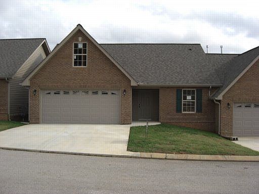 1st image of 5905 Pebble Run Way