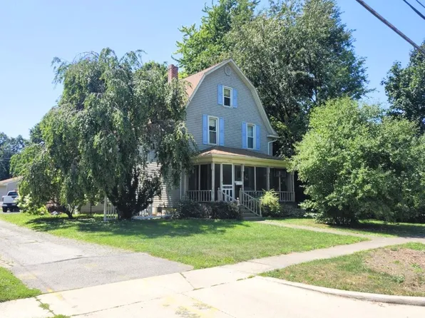 203 W Jackson St, Fostoria, OH 44830