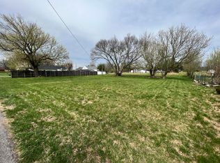 152 Manor Blvd, Crab Orchard, KY 40419