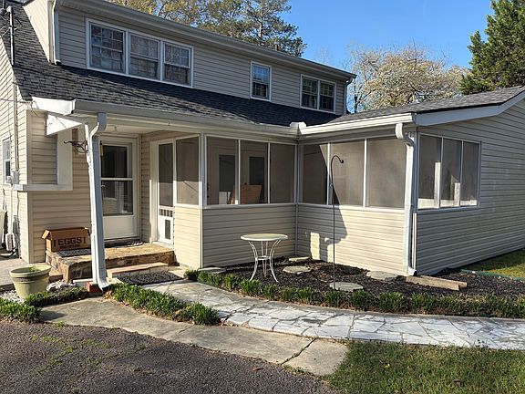5th image of 206 Park St