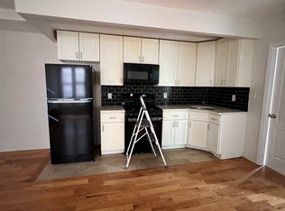 643 Barretto St #2F, Bronx, NY 10474