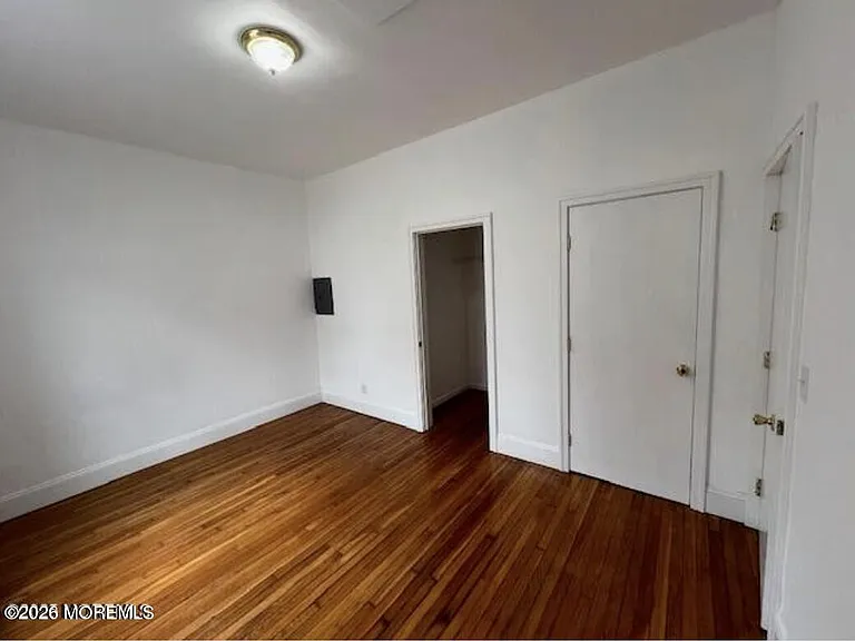 24 Bay Ave #5 — Photo 6