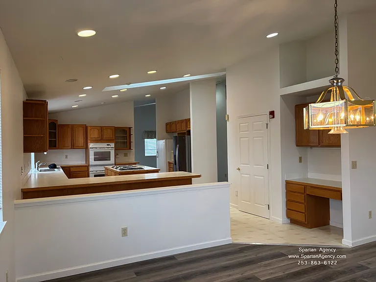 15310 Main St E #1 — Photo 4