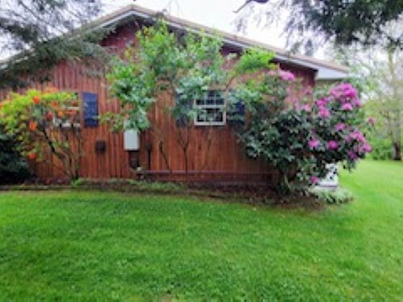 3rd image of 267 Oak St