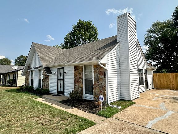 2nd image of 2668 Van Der Veer Dr