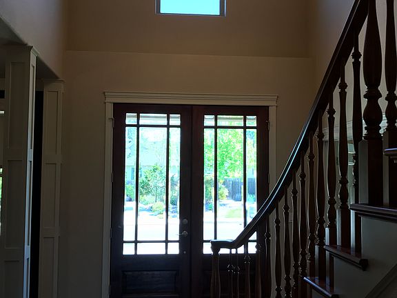 Look at this entryway!