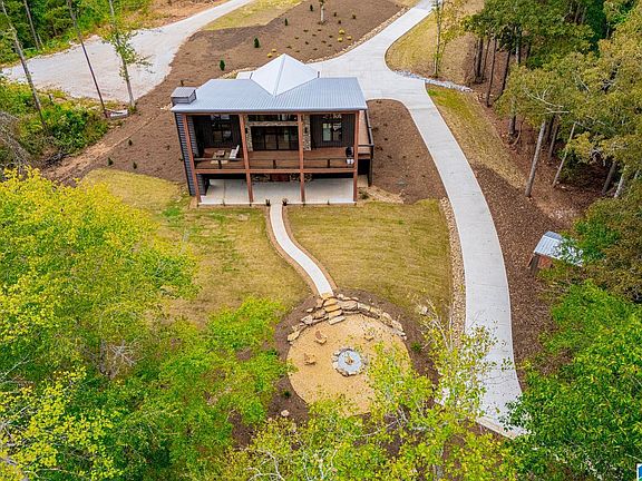 4th image of 319 Arrowhead Dr