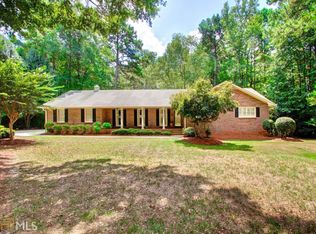 290 Essex Cir, Fayetteville, GA