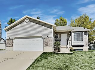646 N 1300 W, Clinton, UT 84015