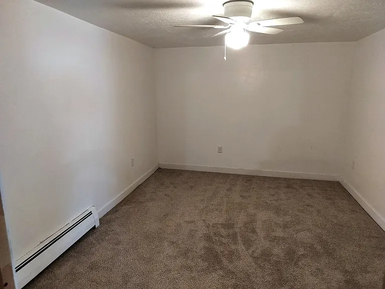 220 E Greenwood Ave — Photo 10