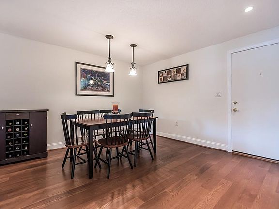 3rd image of 5 Greenbriar Dr APT 205