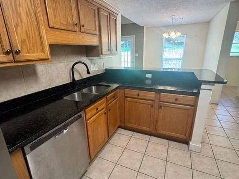 712 Denise Dr — Photo 18