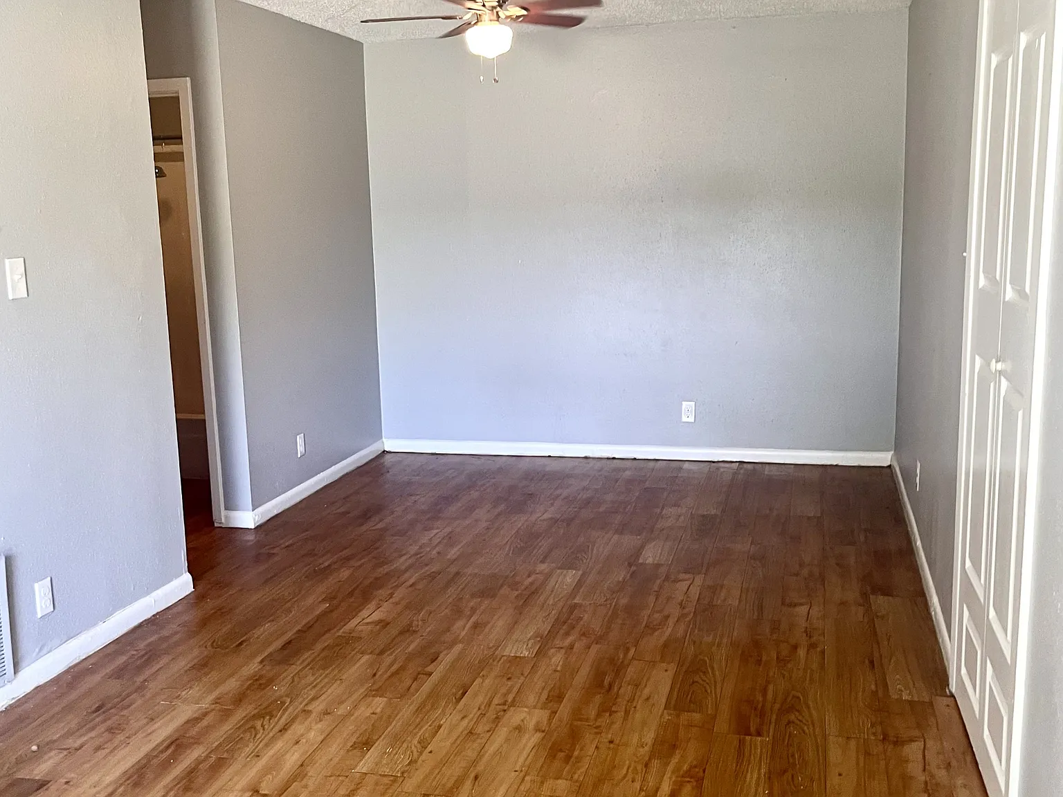 2606 Ektom Drive - 6 — Photo 1
