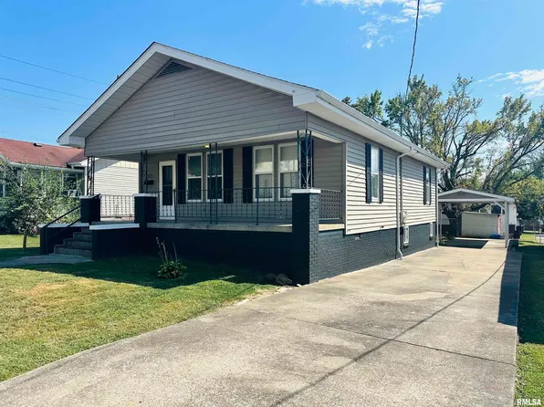 103 W South St, Harrisburg, IL 62946