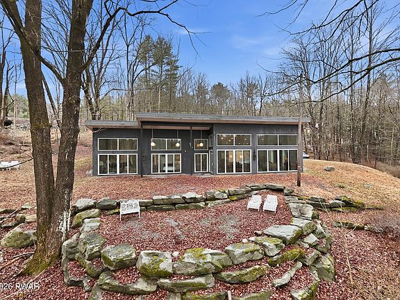 3rd image of 2216 River Rd
