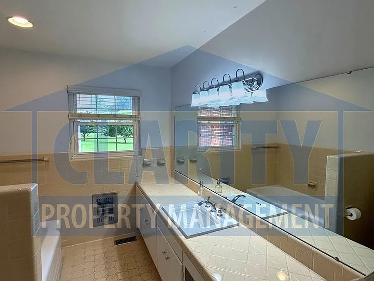 505 24th St NW — Photo 18