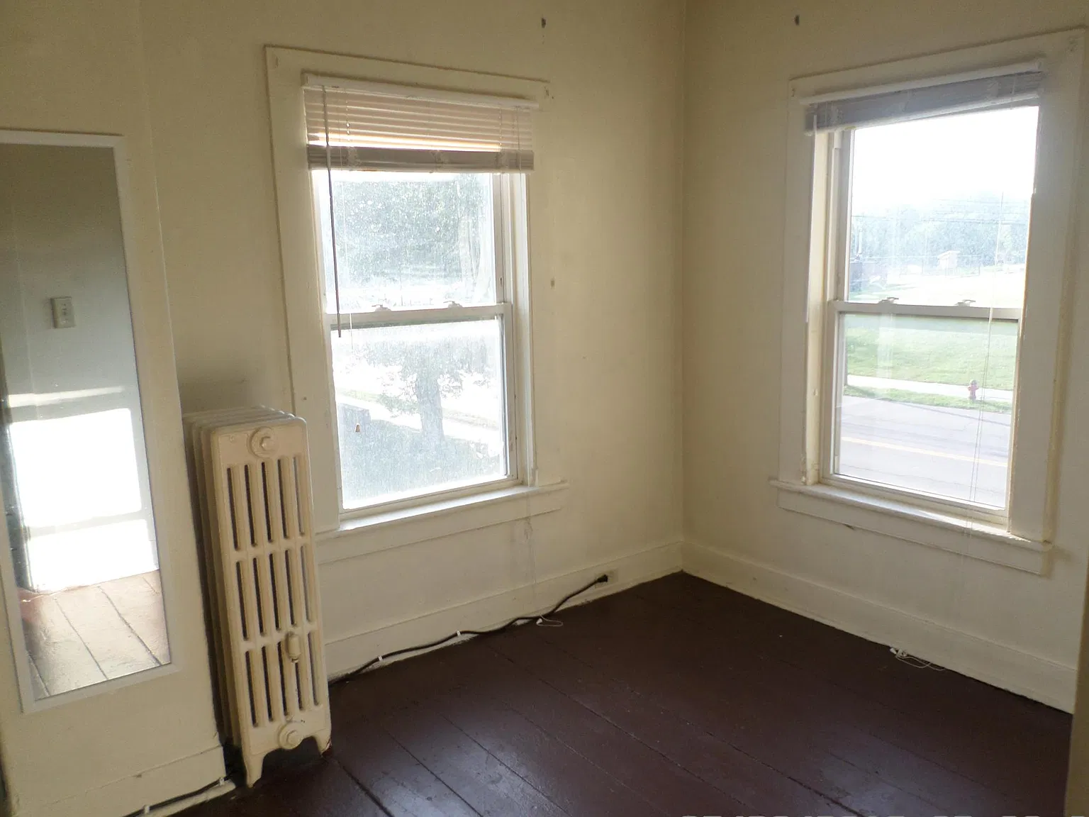 5 bed, 1.5 bath, 1200 sqft, $5,300 — Photo 4