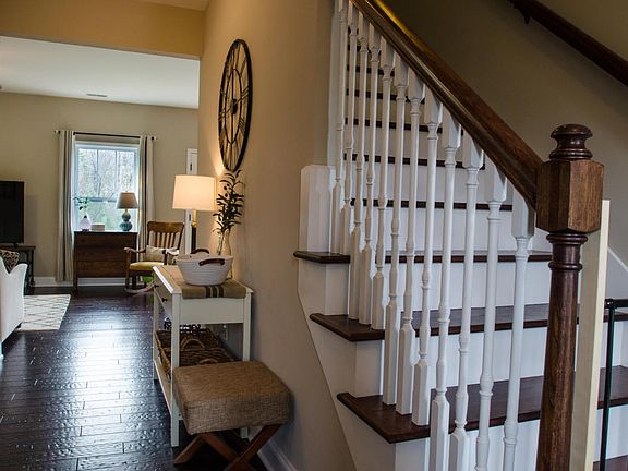 3rd image of 1172 Garnet Hill Dr
