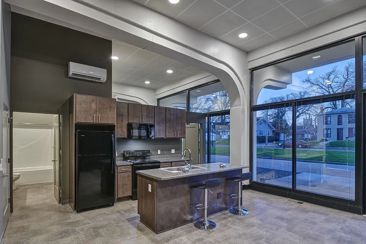 Building Photo - 1606 Brady