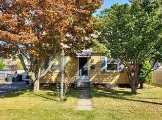 32 Laconia Rd, Cranston, RI 02920