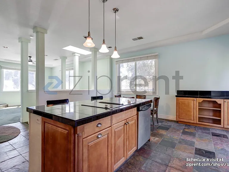 867 E Willow Ave — Photo 5