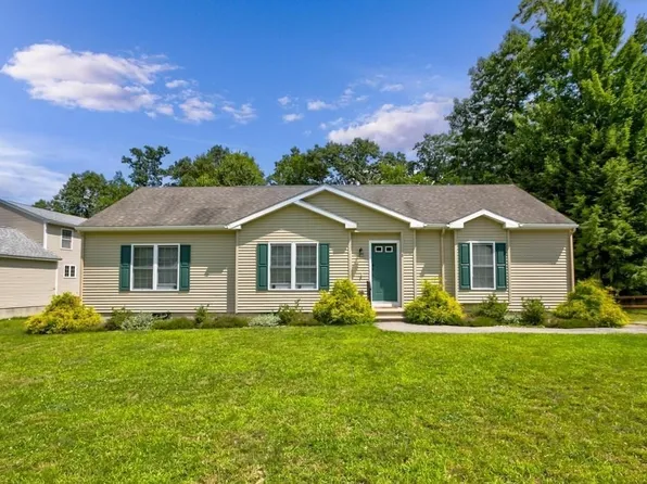 8 Harvest Dr, Milford, NH 03055