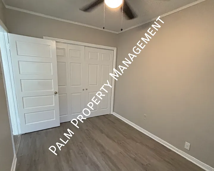 1655 McKinnon Dr — Photo 8