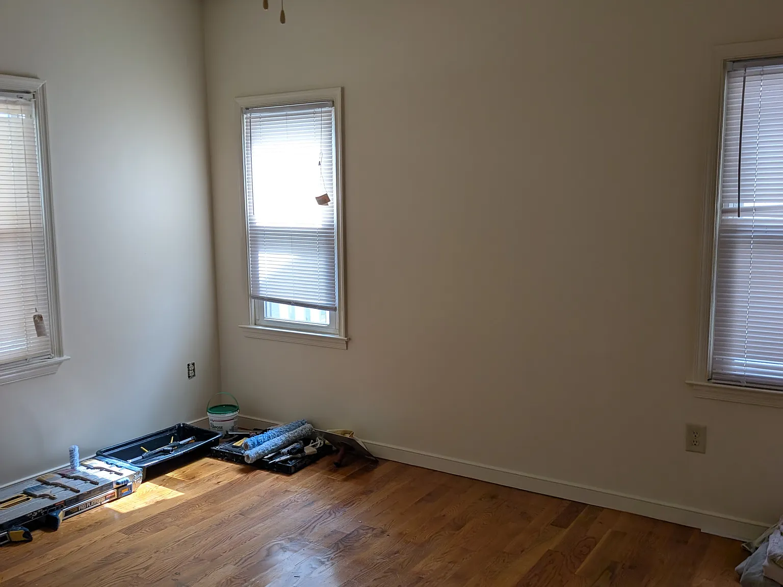 3 bed, 1300 sqft, $1,900 — Photo 2