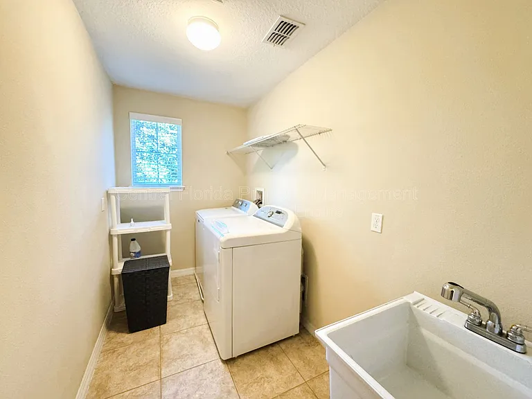 6621 Helmsley Cir — Photo 46