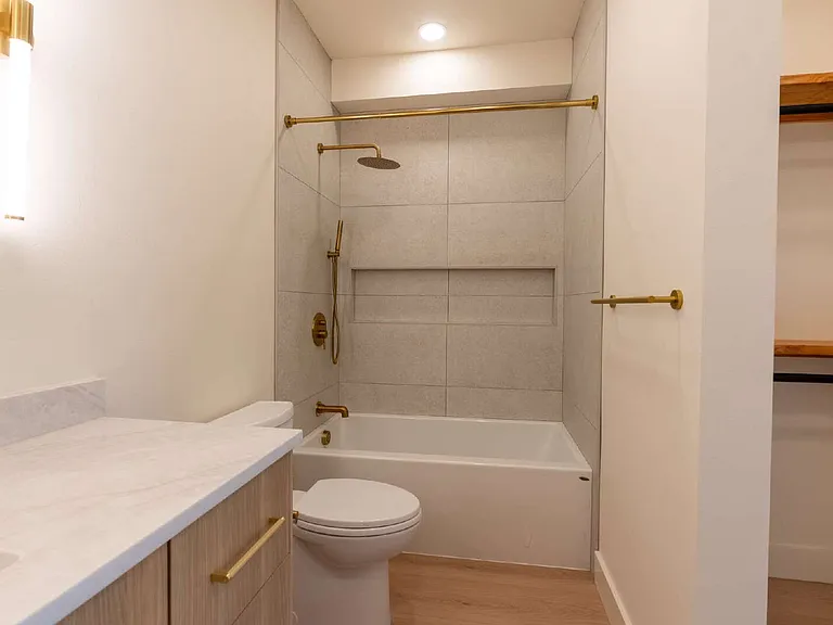 818 E 22nd Ave — Photo 53