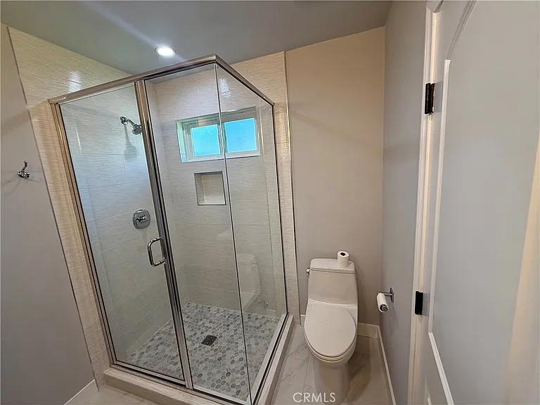 517 Blossom Ln — Photo 20