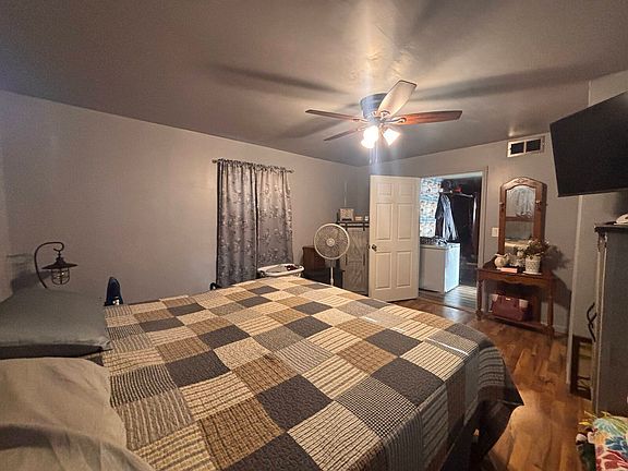 5th image of 133 Wilsey St