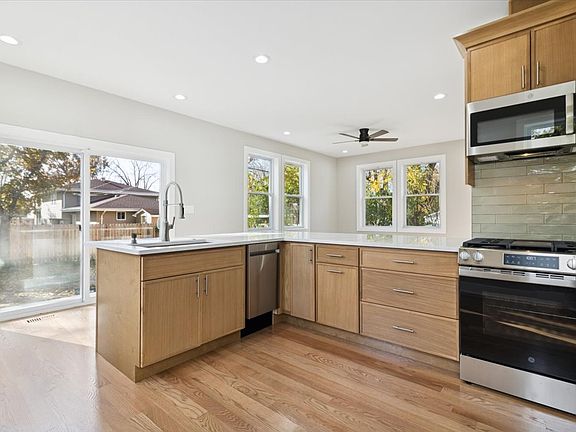 5th image of 302 Hughes Ave