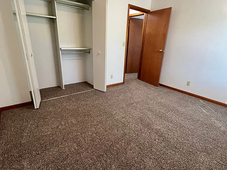 3505 S Hawthorne Ave — Photo 16