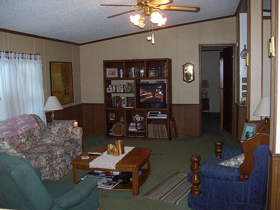 spacious vaulted ceilings