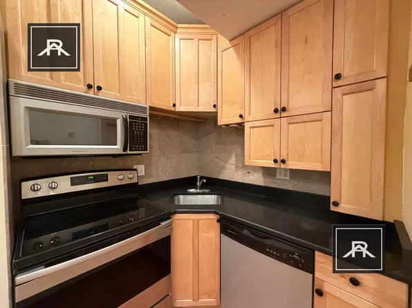 196 Winthrop Rd #4, Brookline, MA 02445