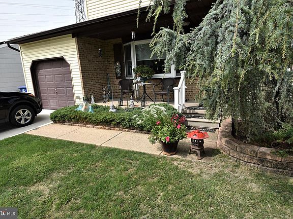 4th image of 4 Harvest Ln