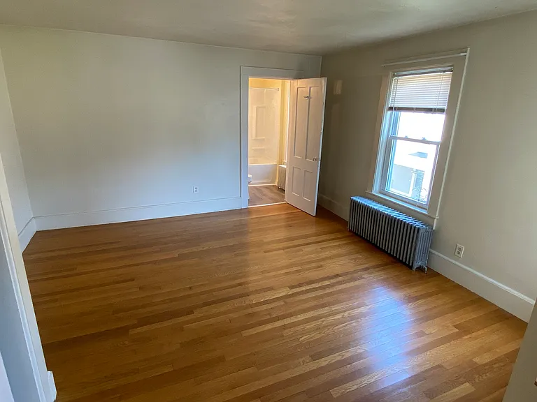 114 King St #B — Photo 11