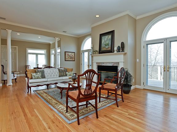 3rd image of 59 Brookwood Dr