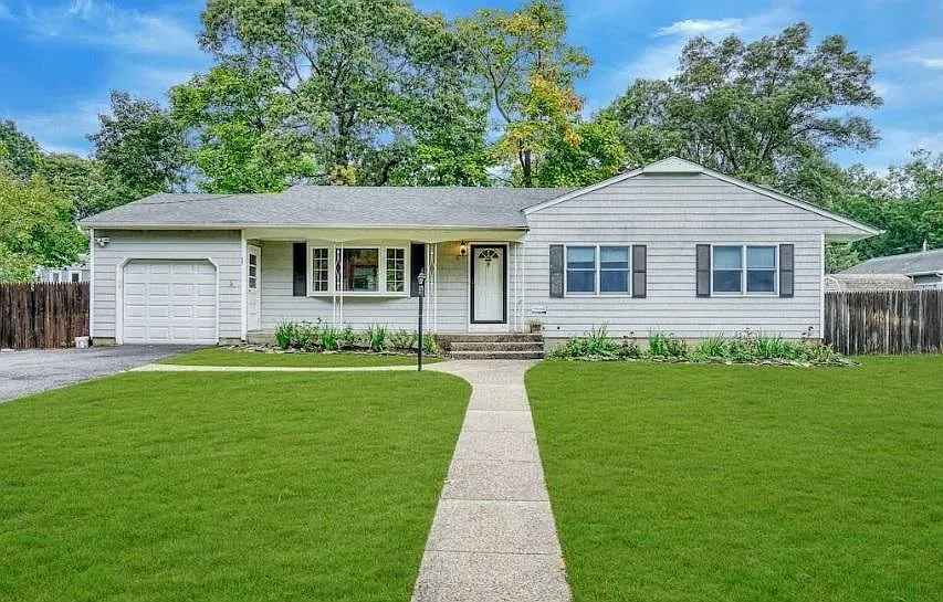 5 bed, 2.5 bath, 1262 sqft, $5,460 — Photo 3