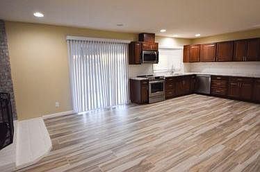 4th image of 3909 S Wilson St #11