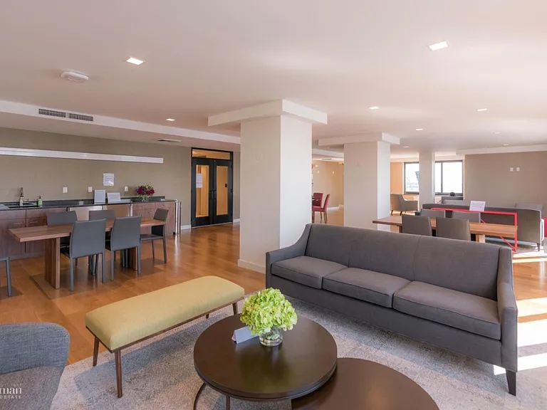 200 Rector Pl #27K — Photo 5